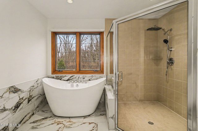 3962 Secluded Ravine Court, Maumee, OH 43537