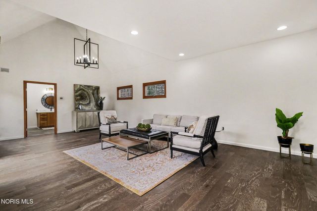 3962 Secluded Ravine Court, Maumee, OH 43537