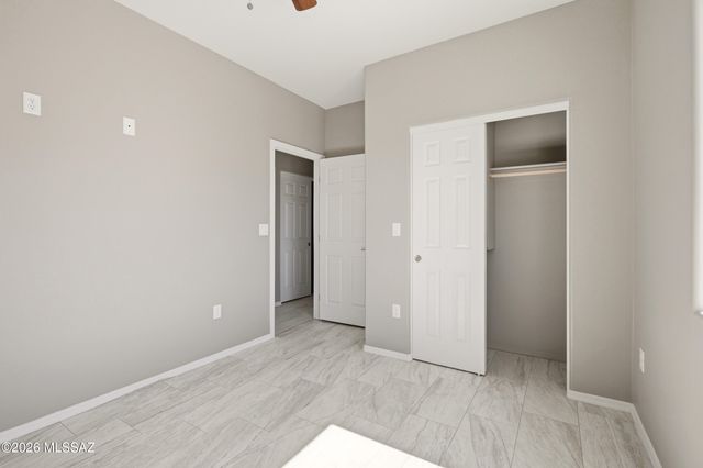 378 E Corona Road, Tucson, AZ 85756