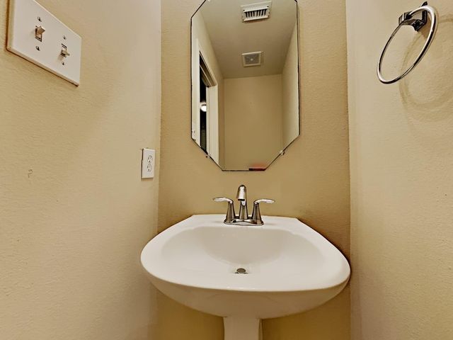 911 Red Alder Circle, Houston, TX 77073