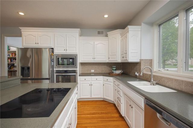 4417 N 141st Street, Basehor, KS 66007