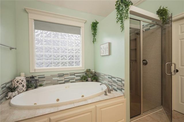 4417 N 141st Street, Basehor, KS 66007