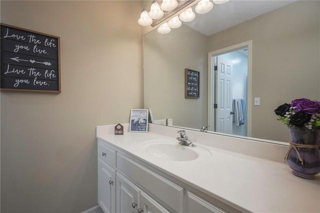 4417 N 141st Street, Basehor, KS 66007