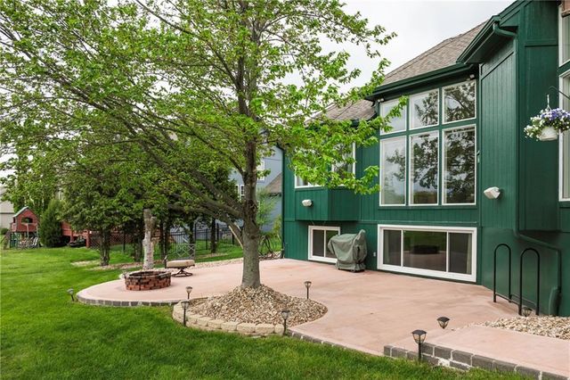 4417 N 141st Street, Basehor, KS 66007