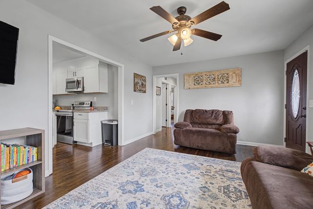 820 Allen Rd, Nashville, TN 37214