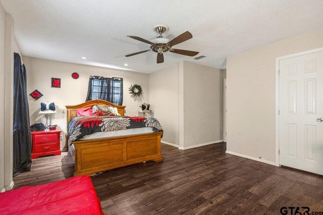 204 W Tarbutton Street, Troup, TX 75789