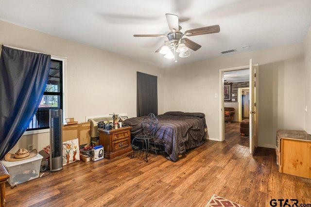 204 W Tarbutton Street, Troup, TX 75789