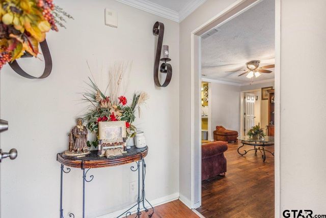 204 W Tarbutton Street, Troup, TX 75789