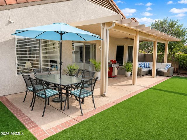 15876 W Alpine Ridge Drive, Surprise, AZ 85374