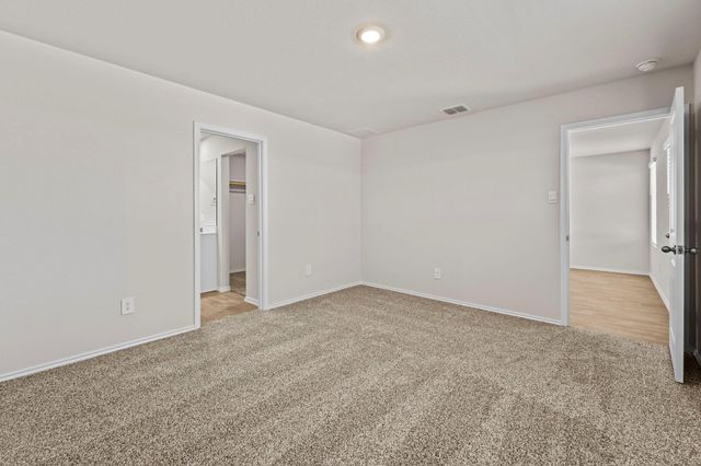 405 Wild Goose DR, Luling, TX 78648