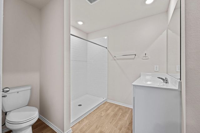 405 Wild Goose DR, Luling, TX 78648