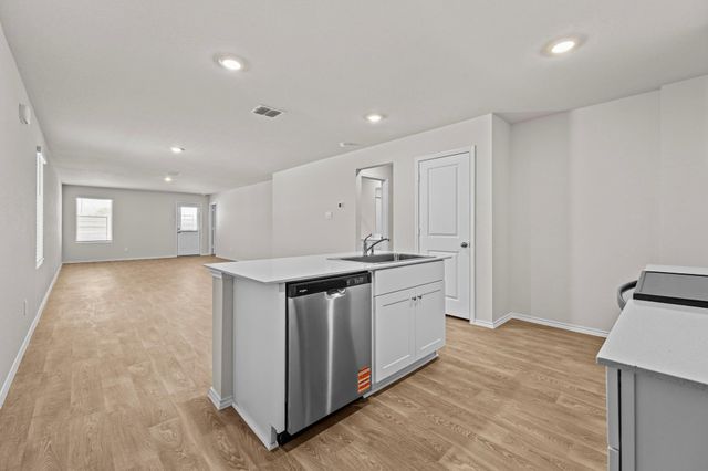 405 Wild Goose DR, Luling, TX 78648