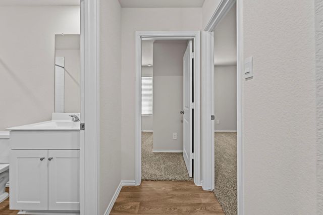 405 Wild Goose DR, Luling, TX 78648