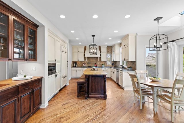 11421 Bluestem Lane, Eden Prairie, MN 55347