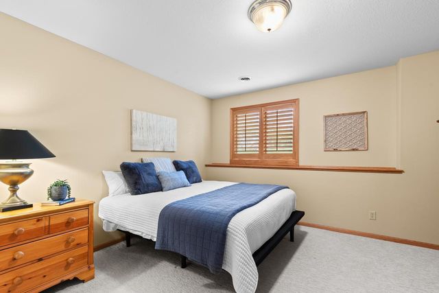 11421 Bluestem Lane, Eden Prairie, MN 55347