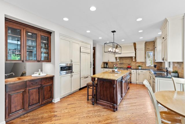 11421 Bluestem Lane, Eden Prairie, MN 55347