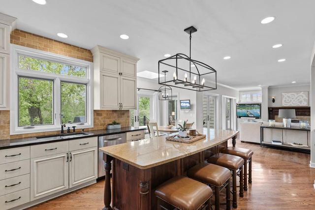 11421 Bluestem Lane, Eden Prairie, MN 55347