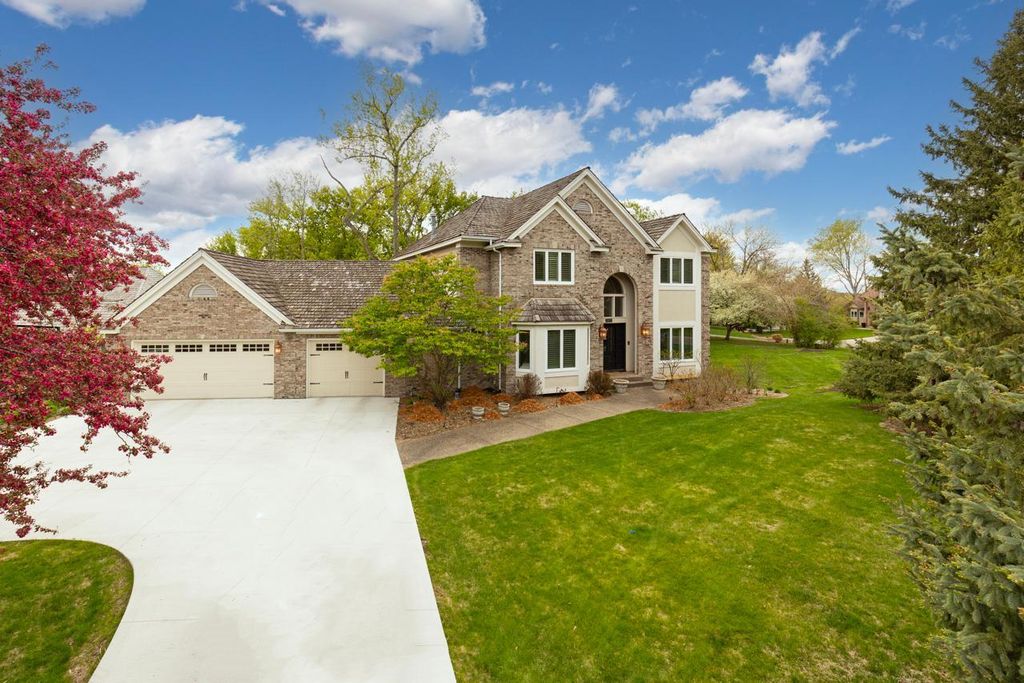 11421 Bluestem Lane, Eden Prairie, MN 55347