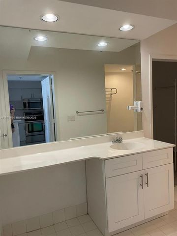 3105 NE 184th Street 7202, Aventura, FL 33160