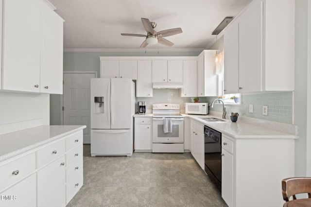 100 Linwood Lane, Clayton, NC 27527