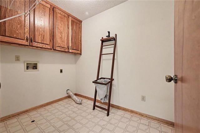 19108 E 27th St Court, Independence, MO 64057