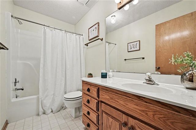 19108 E 27th St Court, Independence, MO 64057