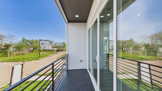 2413 Harrington Street, Houston, TX 77026