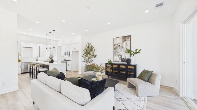 2413 Harrington Street, Houston, TX 77026