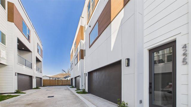 2413 Harrington Street, Houston, TX 77026