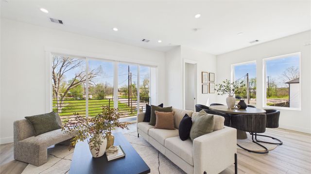 2413 Harrington Street, Houston, TX 77026