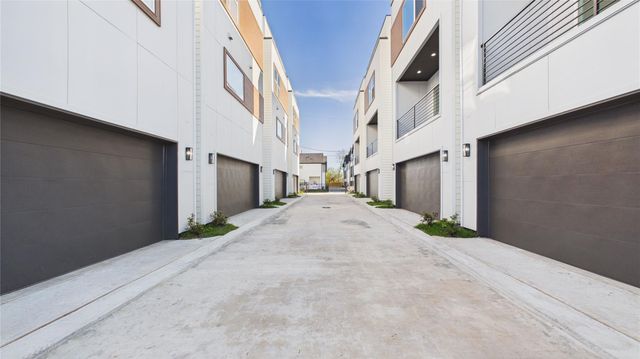 2413 Harrington Street, Houston, TX 77026