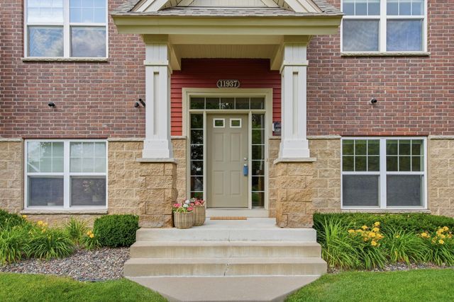 11937 Emery Village Drive N, Champlin, MN 55316
