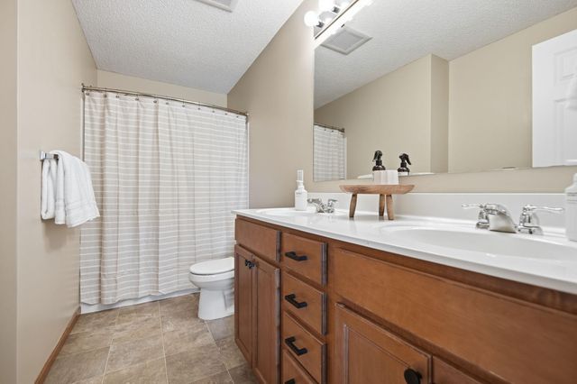 11937 Emery Village Drive N, Champlin, MN 55316