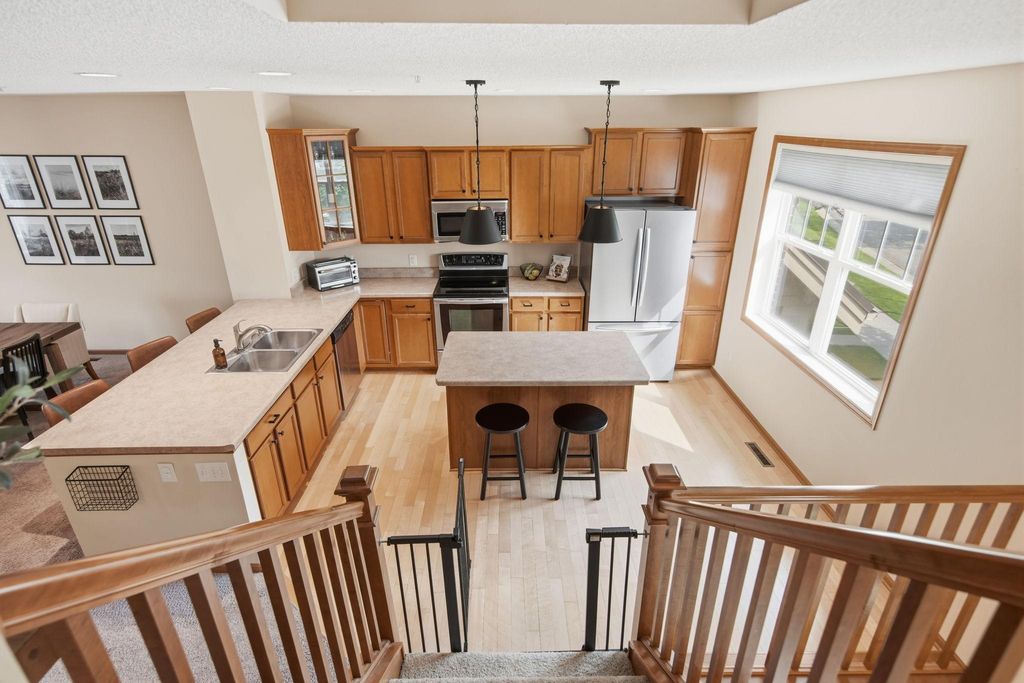 11937 Emery Village Drive N, Champlin, MN 55316 — photo 4