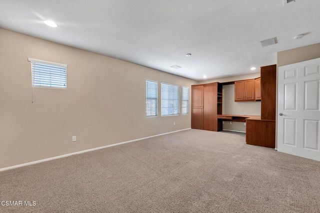 2016 Magpie Court, Newbury Park, CA 91320