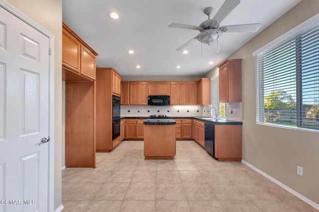 2016 Magpie Court, Newbury Park, CA 91320