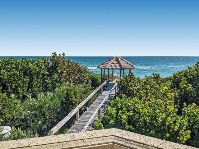 8327 Jimmy Buffett Mem Highway, Melbourne Beach, FL 32951