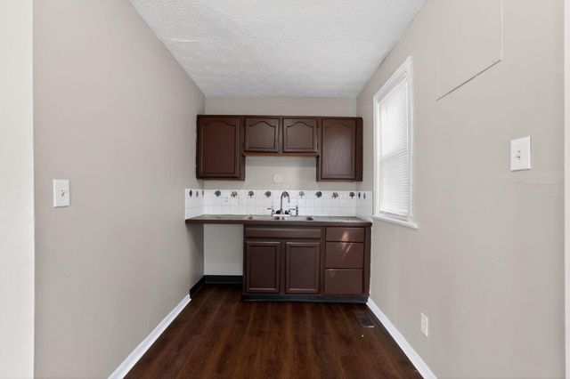 446 S Powell Avenue, Columbus, OH 43204