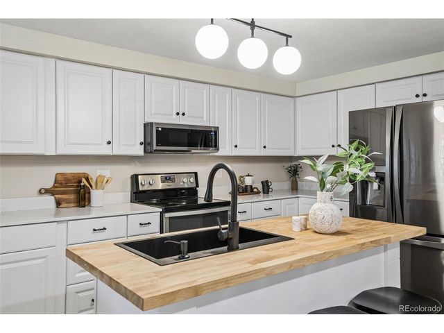 2867 W Rowland Ave, Littleton, CO 80120