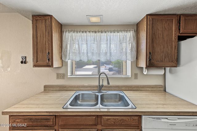 8961 E Linden Street, Tucson, AZ 85715