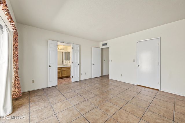 8961 E Linden Street, Tucson, AZ 85715