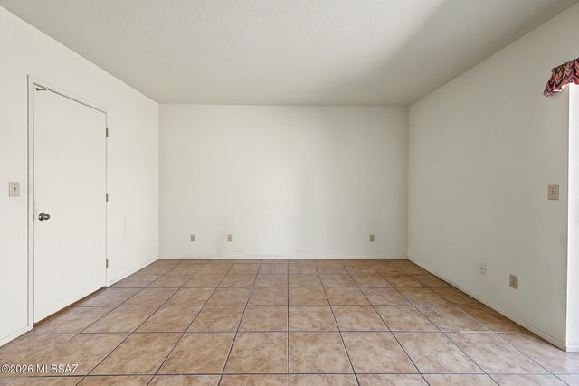 8961 E Linden Street, Tucson, AZ 85715
