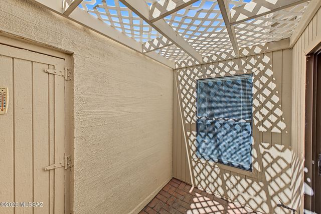 8961 E Linden Street, Tucson, AZ 85715