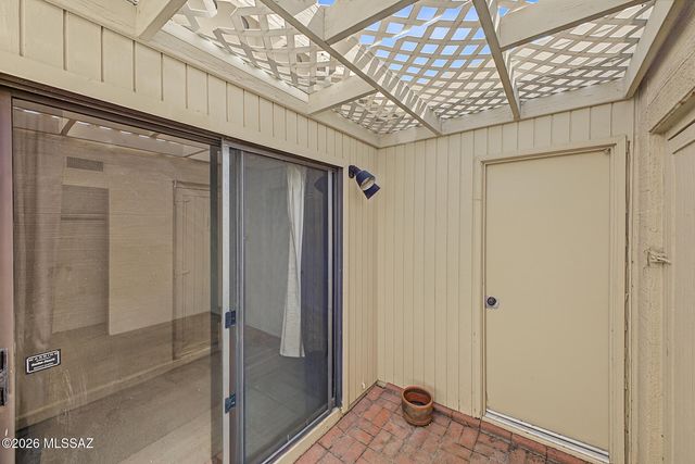 8961 E Linden Street, Tucson, AZ 85715