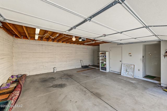 8961 E Linden Street, Tucson, AZ 85715