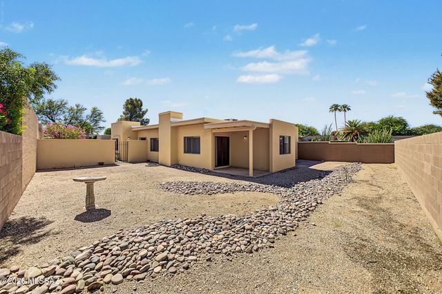 8961 E Linden Street, Tucson, AZ 85715