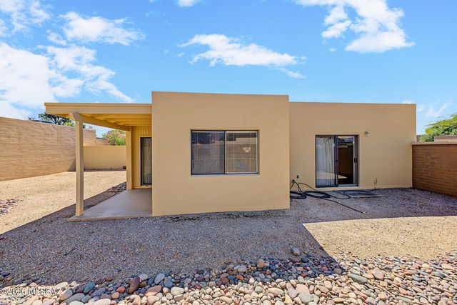 8961 E Linden Street, Tucson, AZ 85715