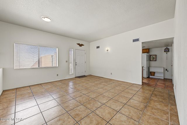 8961 E Linden Street, Tucson, AZ 85715