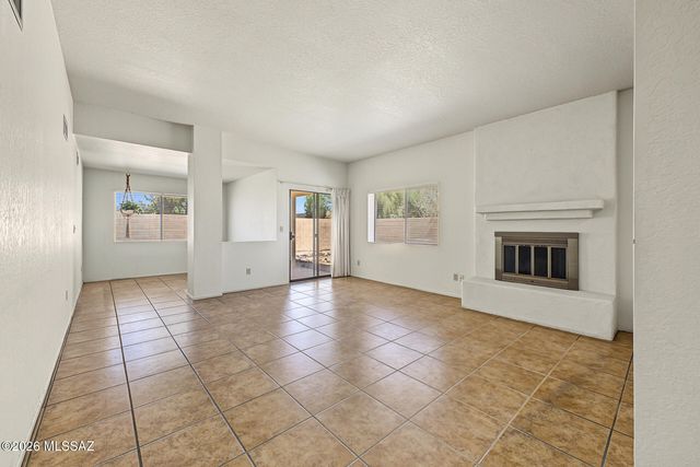 8961 E Linden Street, Tucson, AZ 85715