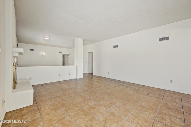 8961 E Linden Street, Tucson, AZ 85715